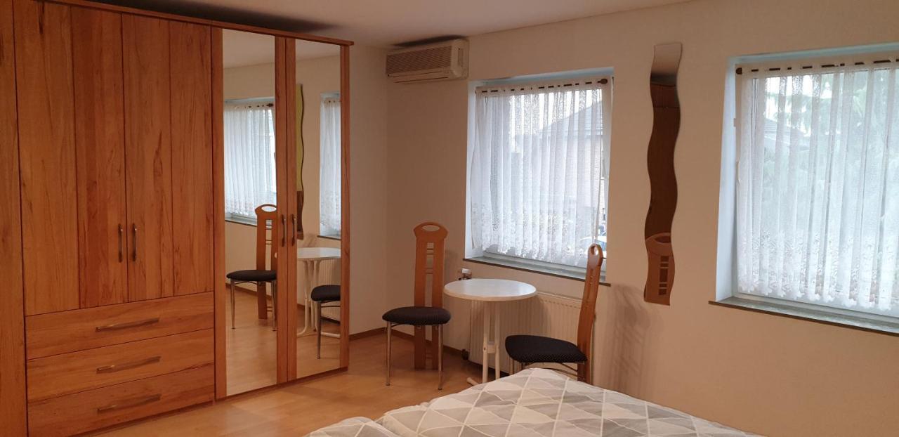 Gaestezimmer Junglas Bornheim  Exteriör bild