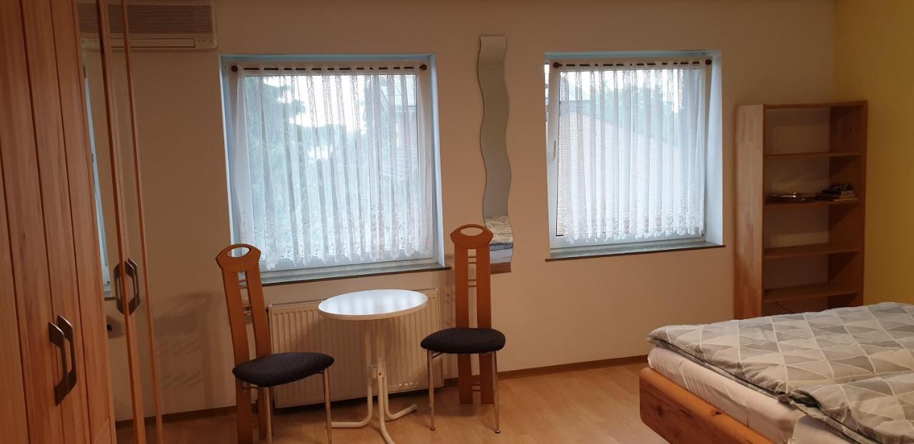 Gaestezimmer Junglas Bornheim  Exteriör bild