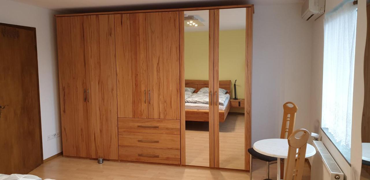 Gaestezimmer Junglas Bornheim  Exteriör bild