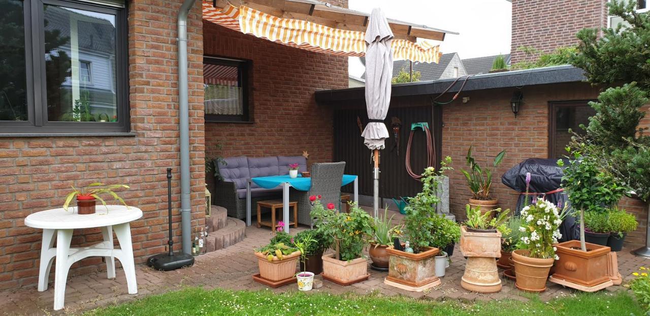 Gaestezimmer Junglas Bornheim  Exteriör bild