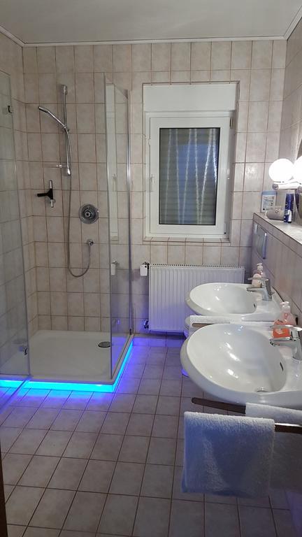 Gaestezimmer Junglas Bornheim  Exteriör bild